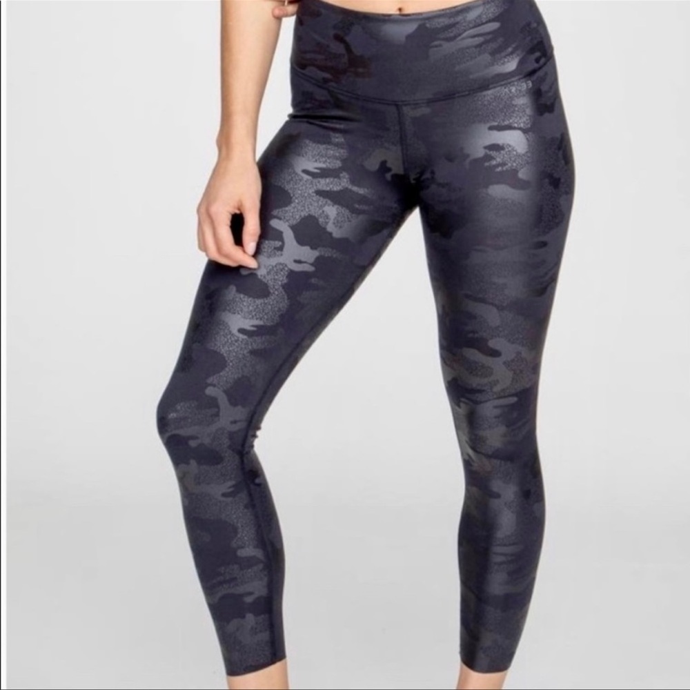 Ar-33 Mid Rise 7/8 Legging - Black Metallic Camo Print Size Large Euc !